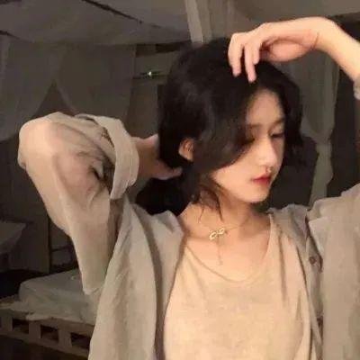 裸睡美人封面